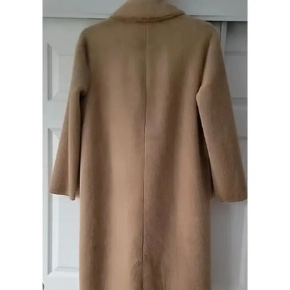 A Merry Little Ex-Mas 2025 Alicia Silverstone Brown Wool Coat