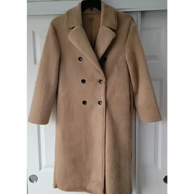 A Merry Little Ex-Mas 2025 Alicia Silverstone Brown Wool Coat