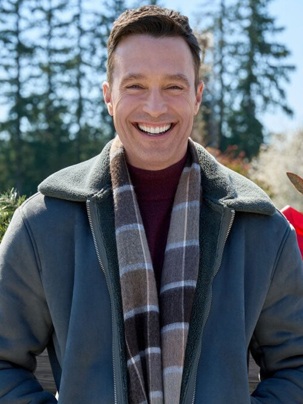 Scouting For Christmas 2024 Carlo Marks Grey Jacket Max Jackets