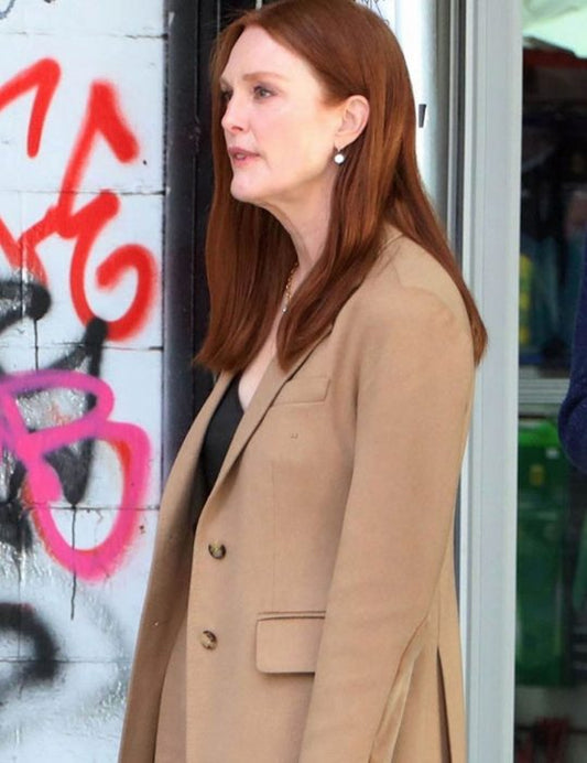 Sharper 2023 Julianne Moore Blazer
